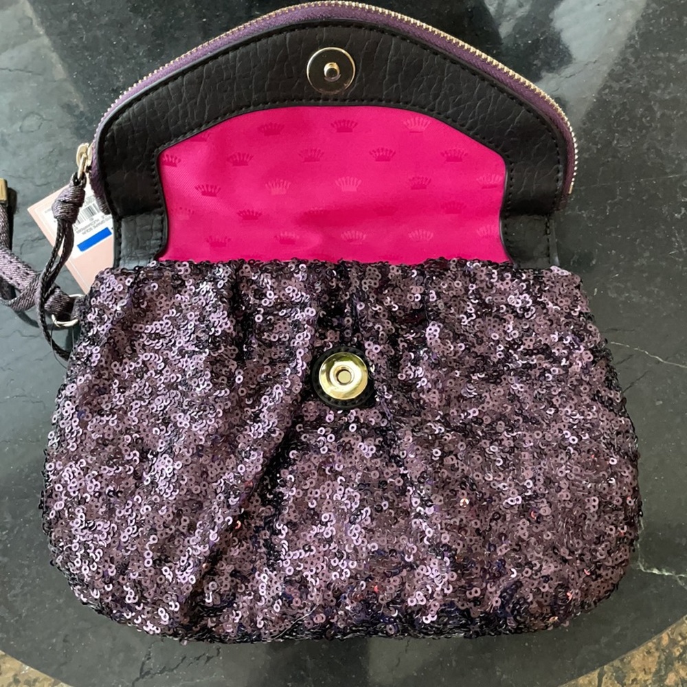 Juicy Couture clutch/wristlet bag. - Picture 2 of 10